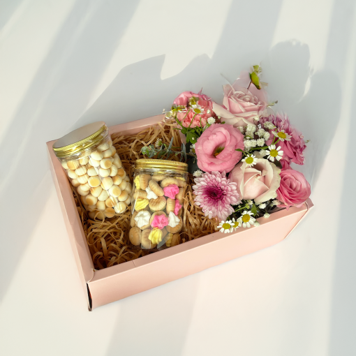 Sweet Nostalgia – Flowers & Childhood Snack Box